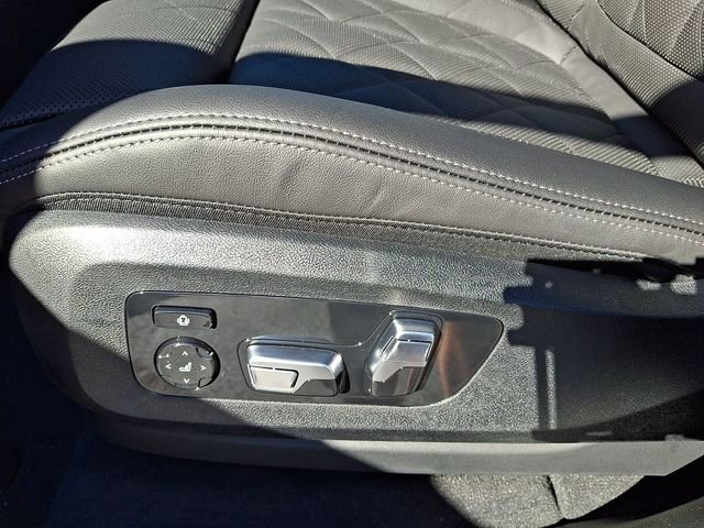 New 2026 Dravit Grey Metallic BMW xDrive40i image 13