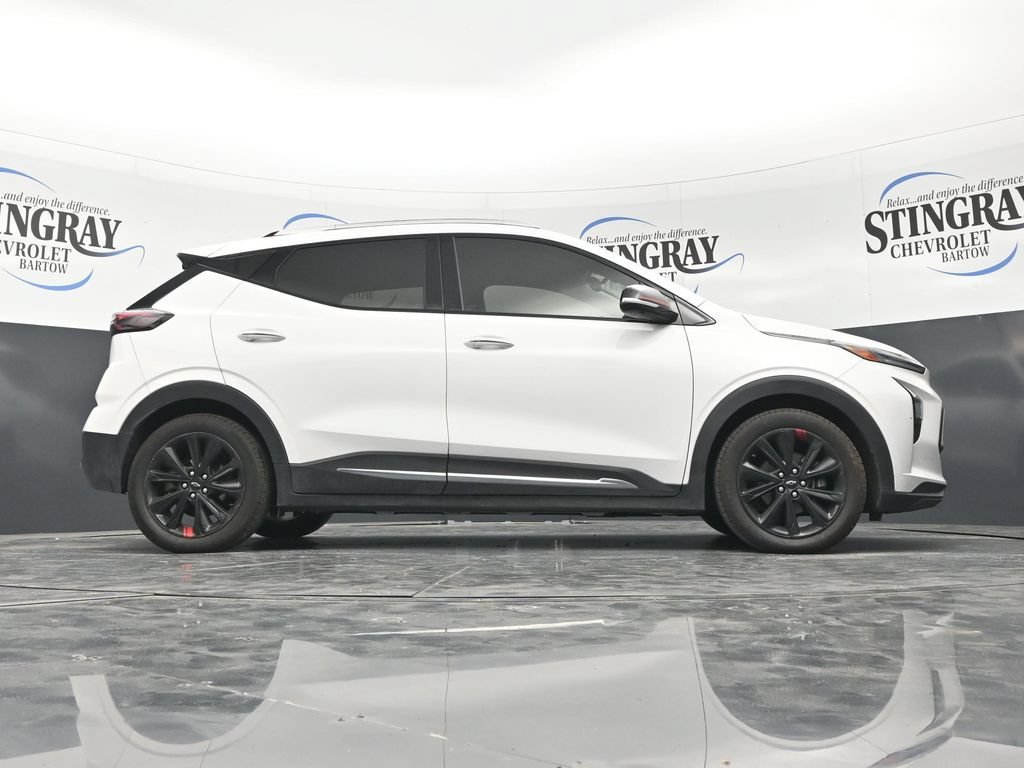 Used 2023 SUMMIT WHITE Chevrolet Premier image 27