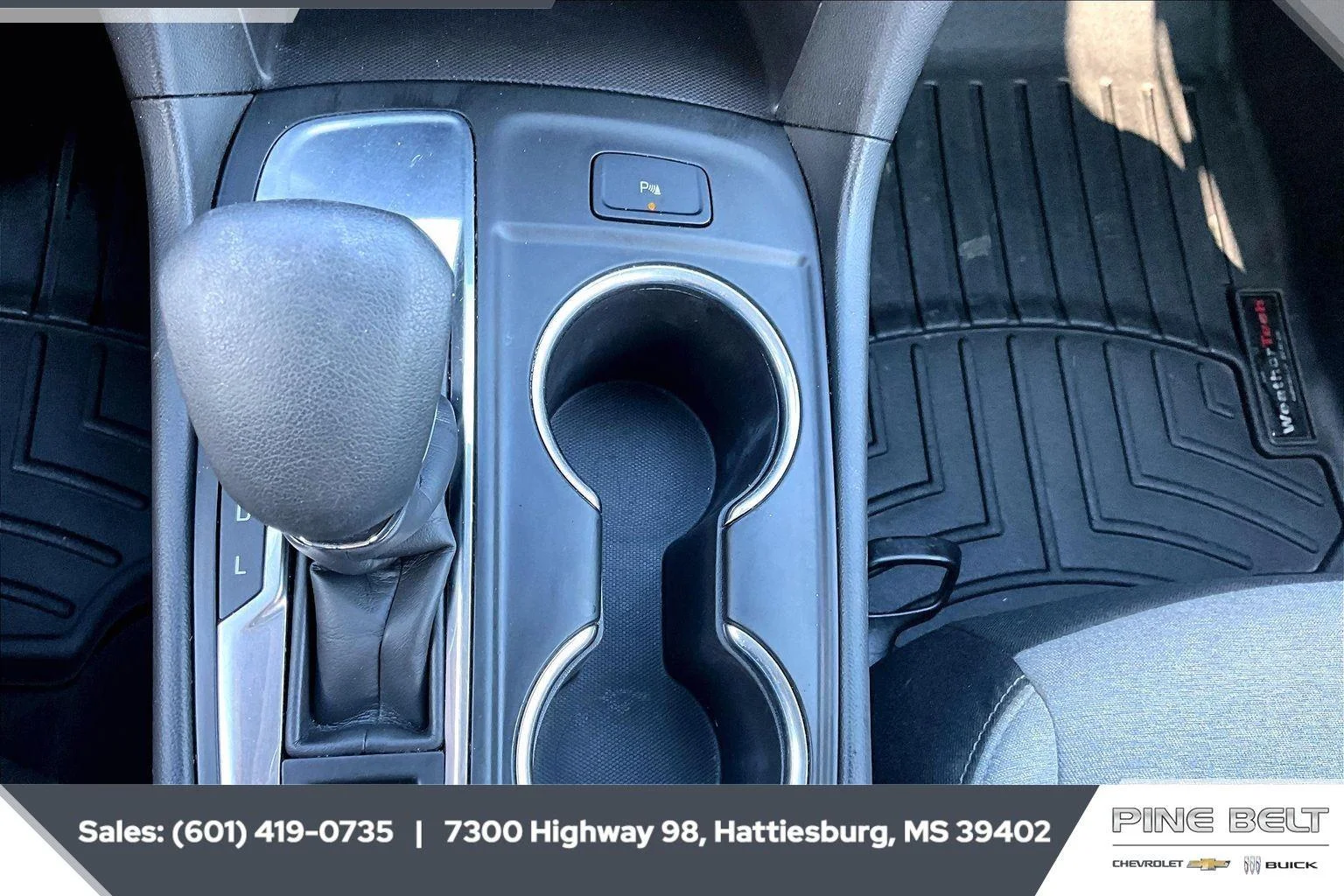 Used 2022 Summit White Chevrolet LT image 23
