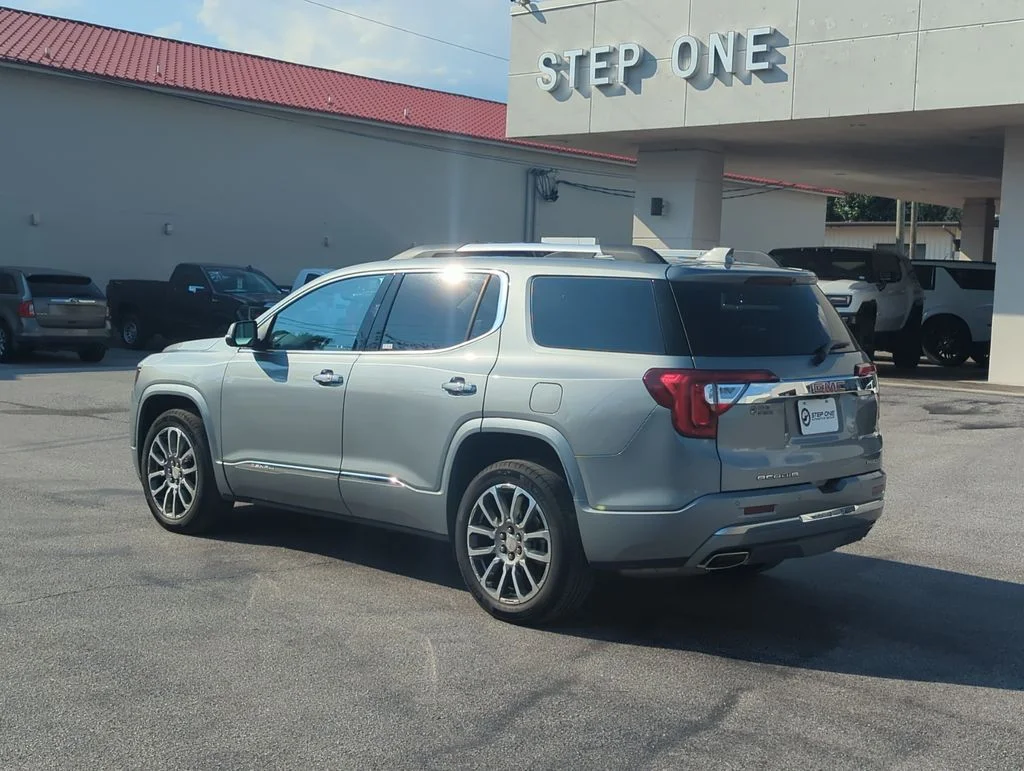 Used 2023 Silver GMC Denali image 4