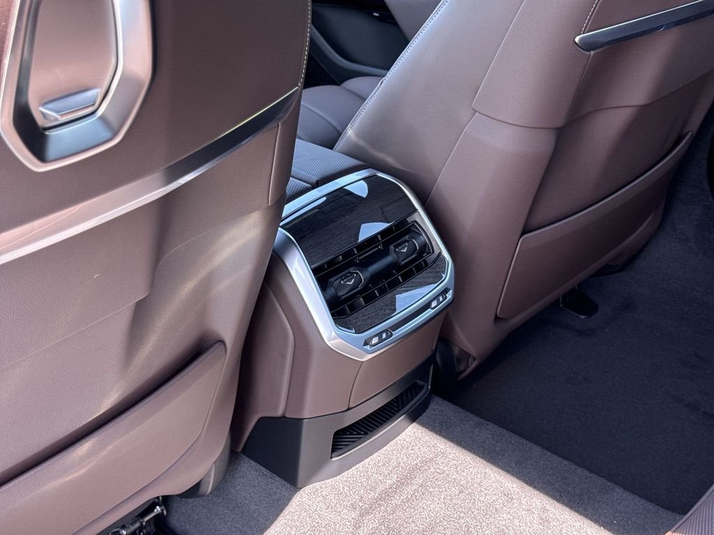 New 2026 Black Sapphire Metallic BMW 760i xDrive image 23