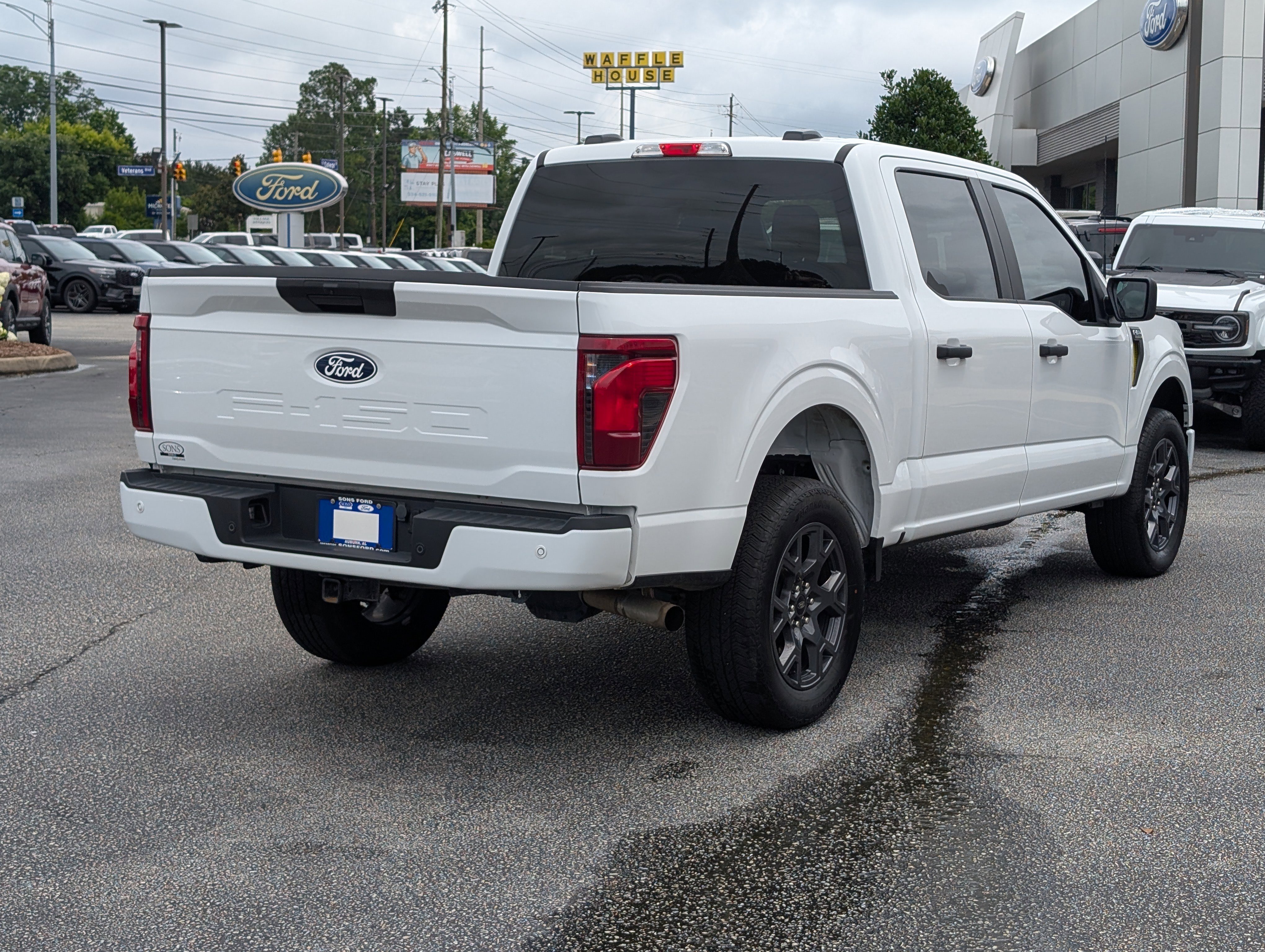 Certified Used 2024 Oxford White Clearcoat Ford STX image 9