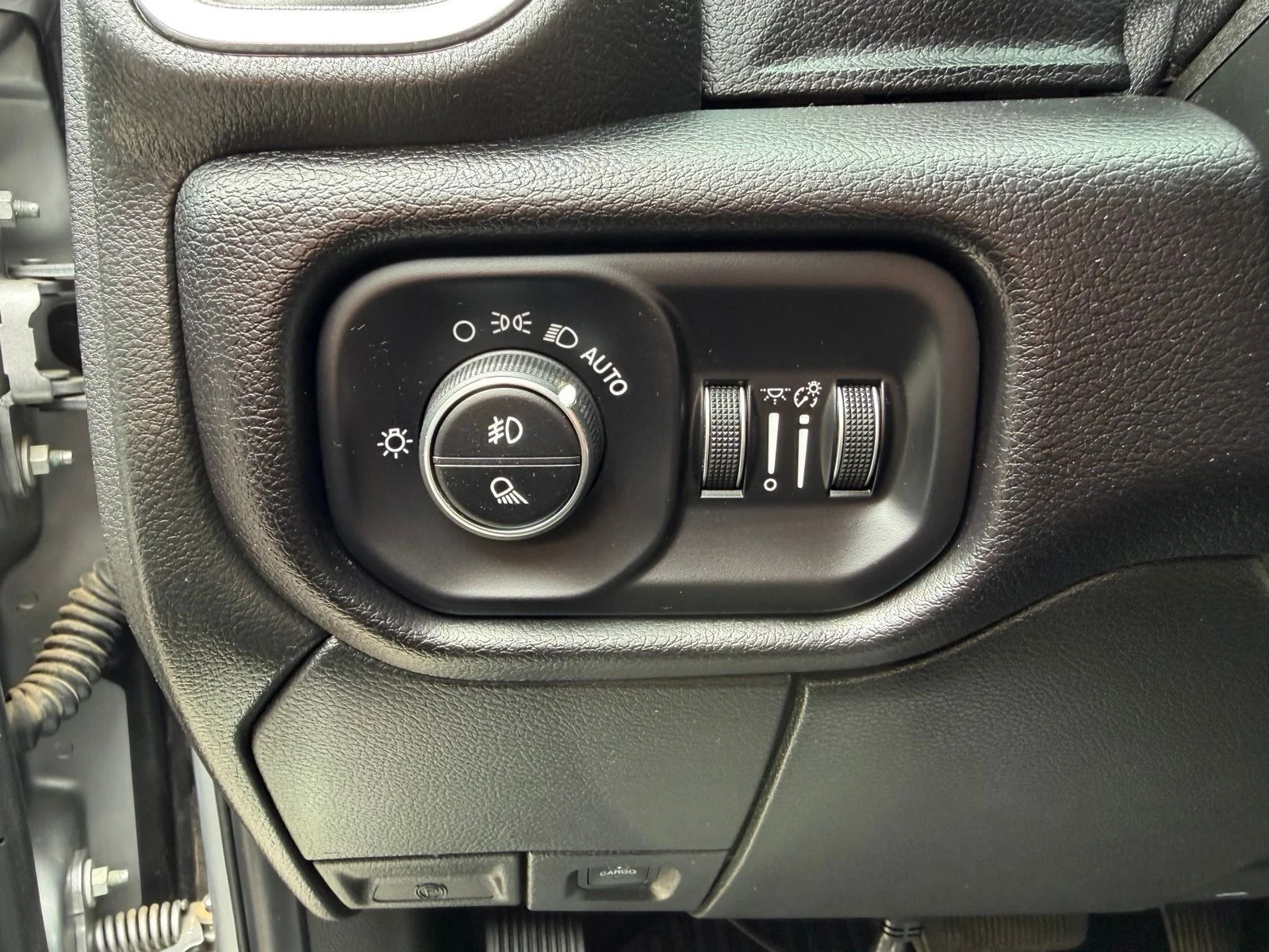 Used 2024 Silver Ram Laramie image 17
