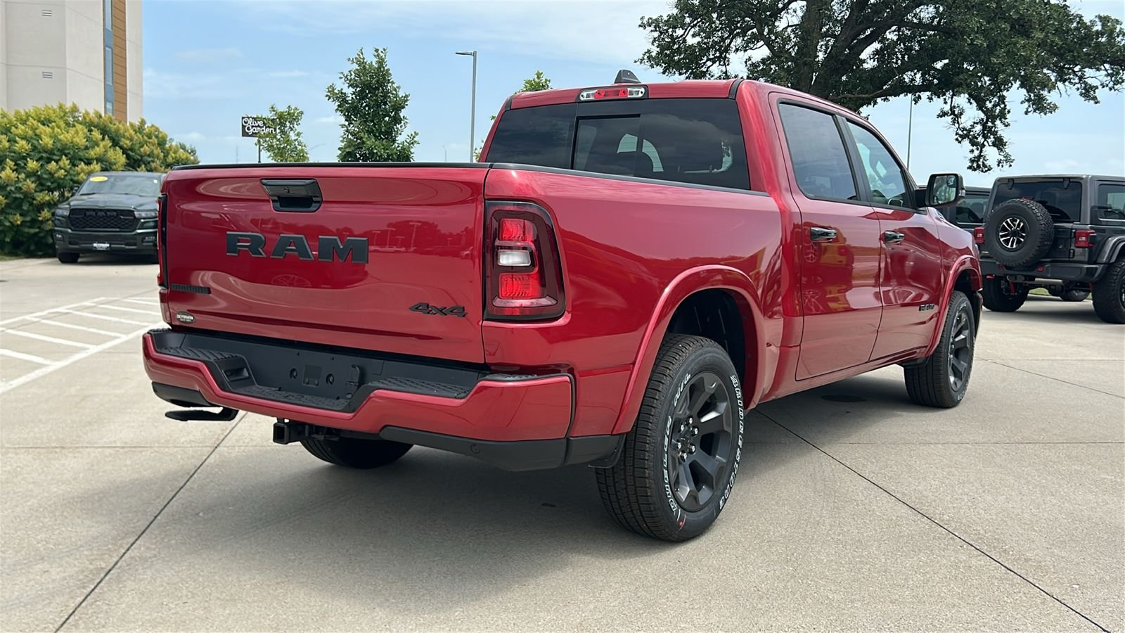 New 2026 Molten Red Pearl-Coat Exterior Paint RAM Big Horn/Lone Star image 4