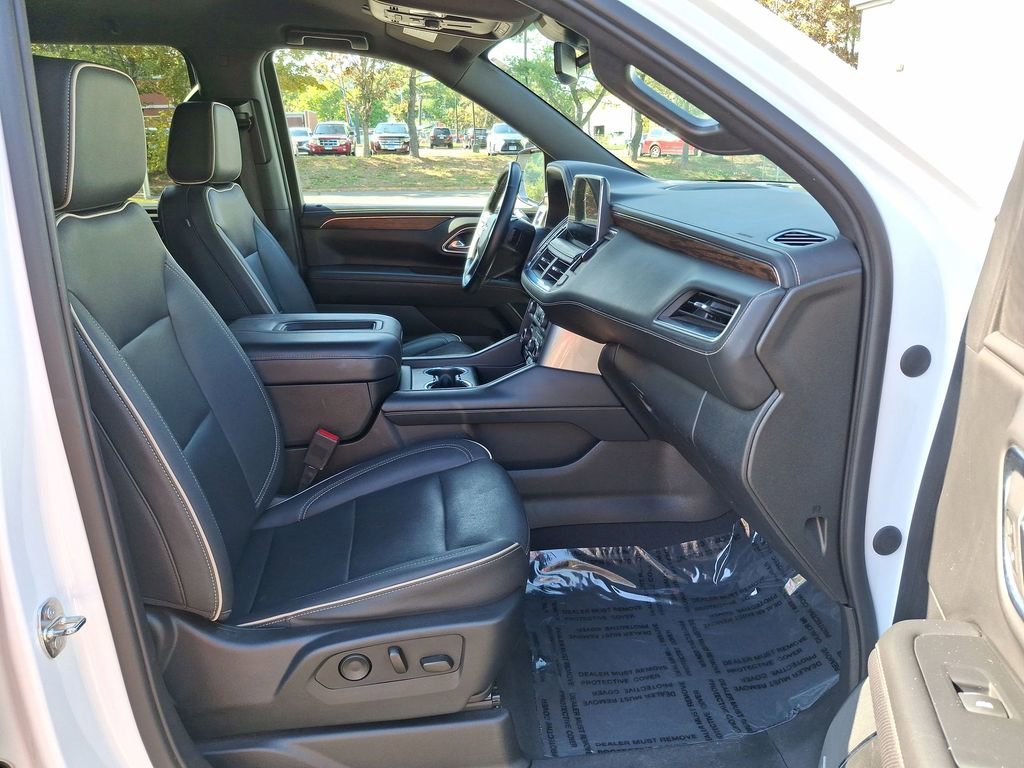 2023 Chevrolet Suburban Premier - Photo 17