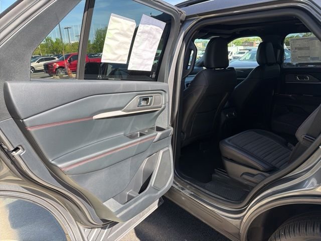 New 2026 Carbonized Gray Metallic Ford ST-Line image 9