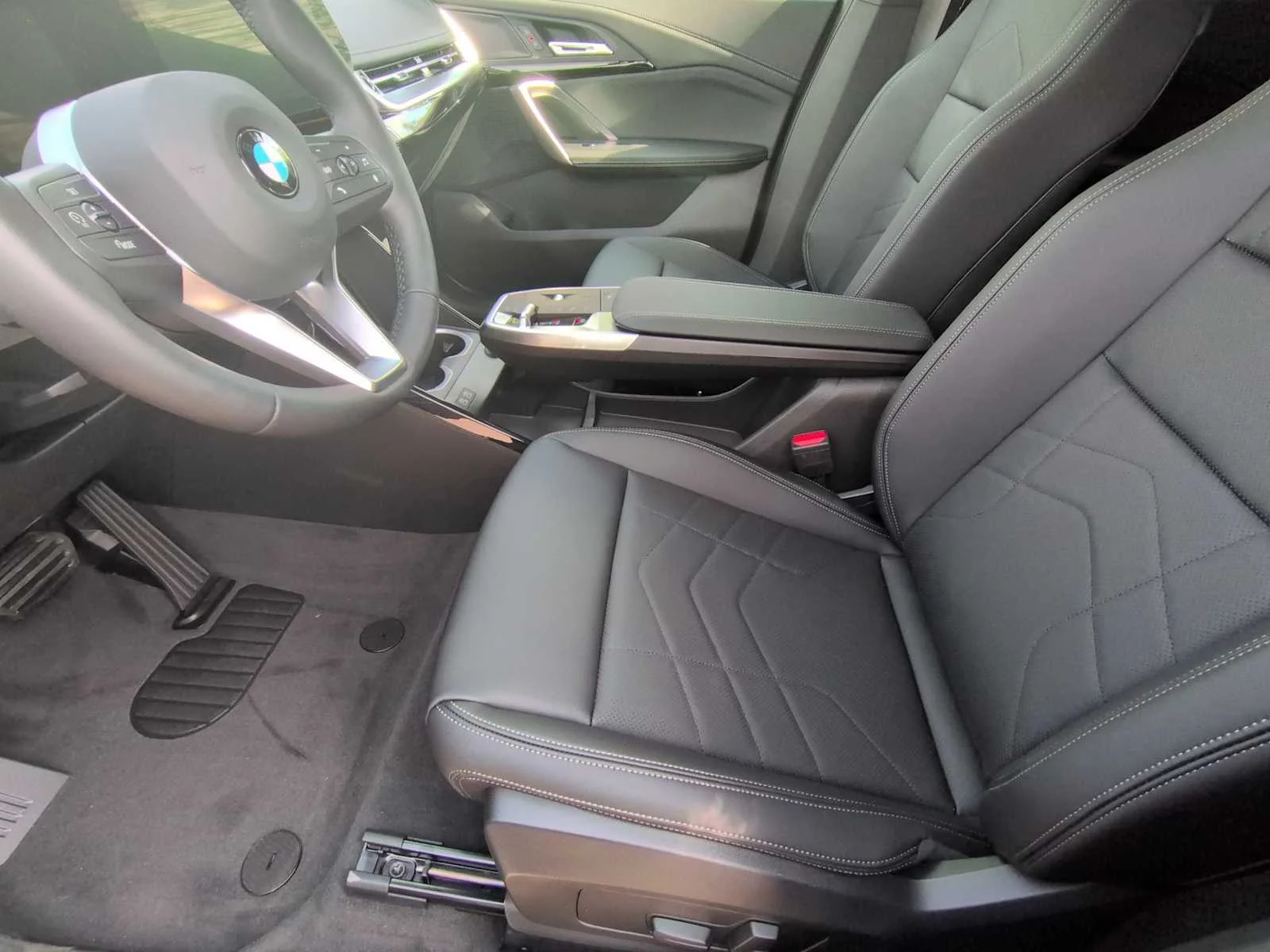 New 2026 Black Sapphire Metallic BMW xDrive28i image 16