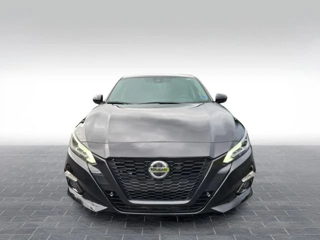 Used 2022 Black Nissan 2.5 SR image 2