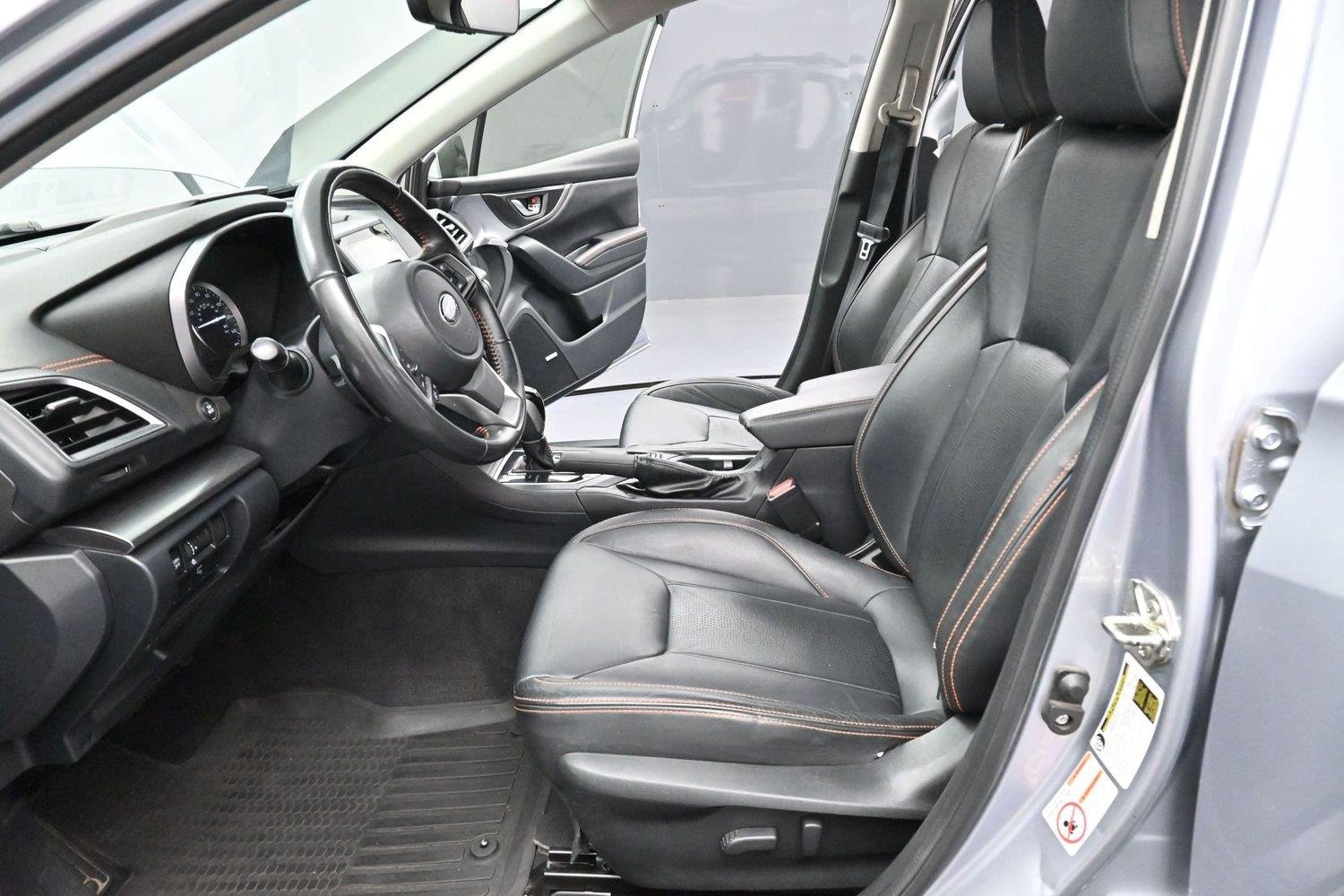 Used 2018 Ice Silver Metallic Subaru Limited image 12