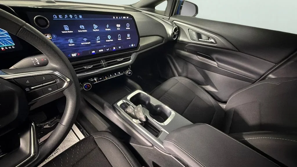 Used 2025 Riptide Blue Metallic Chevrolet LT image 19