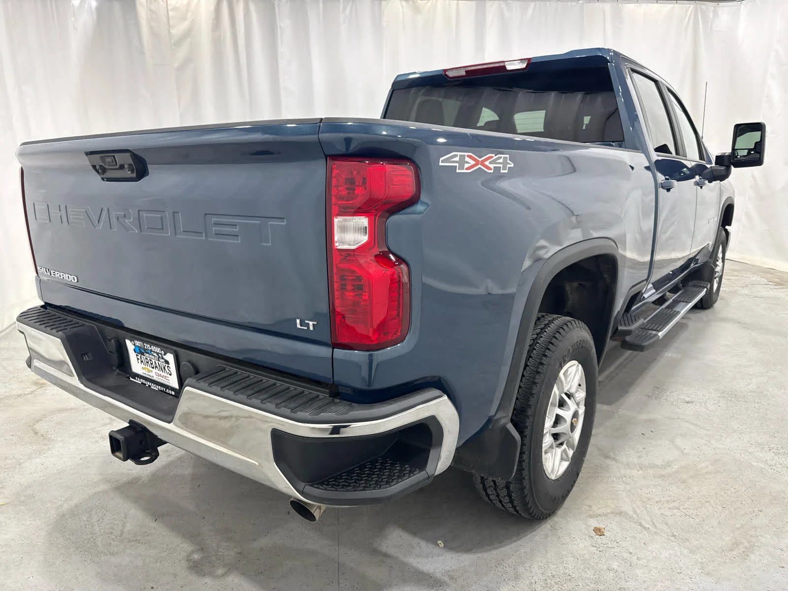 Used 2026 Lakeshore Blue Metallic Chevrolet LT image 5