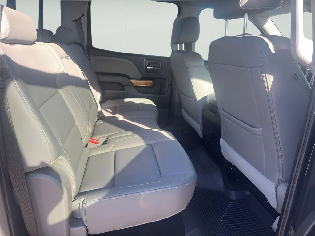 Used 2018 GRAPHITE METALLIC Chevrolet LTZ image 17