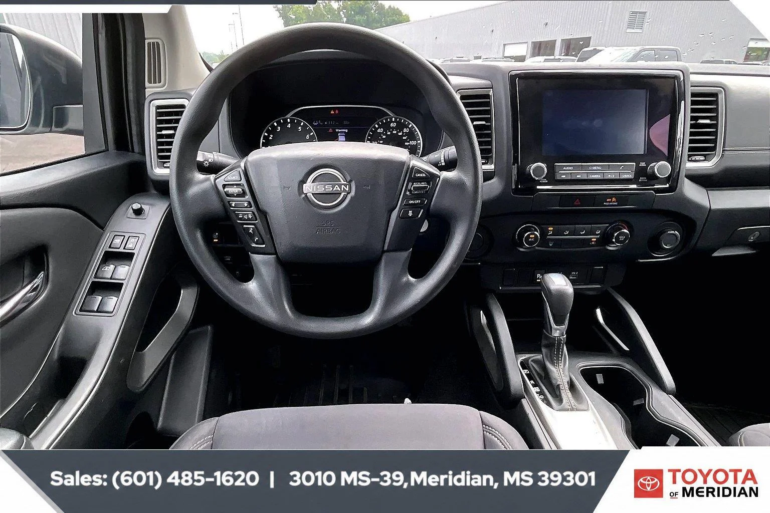 Used 2022 Glacier White Nissan SV image 5
