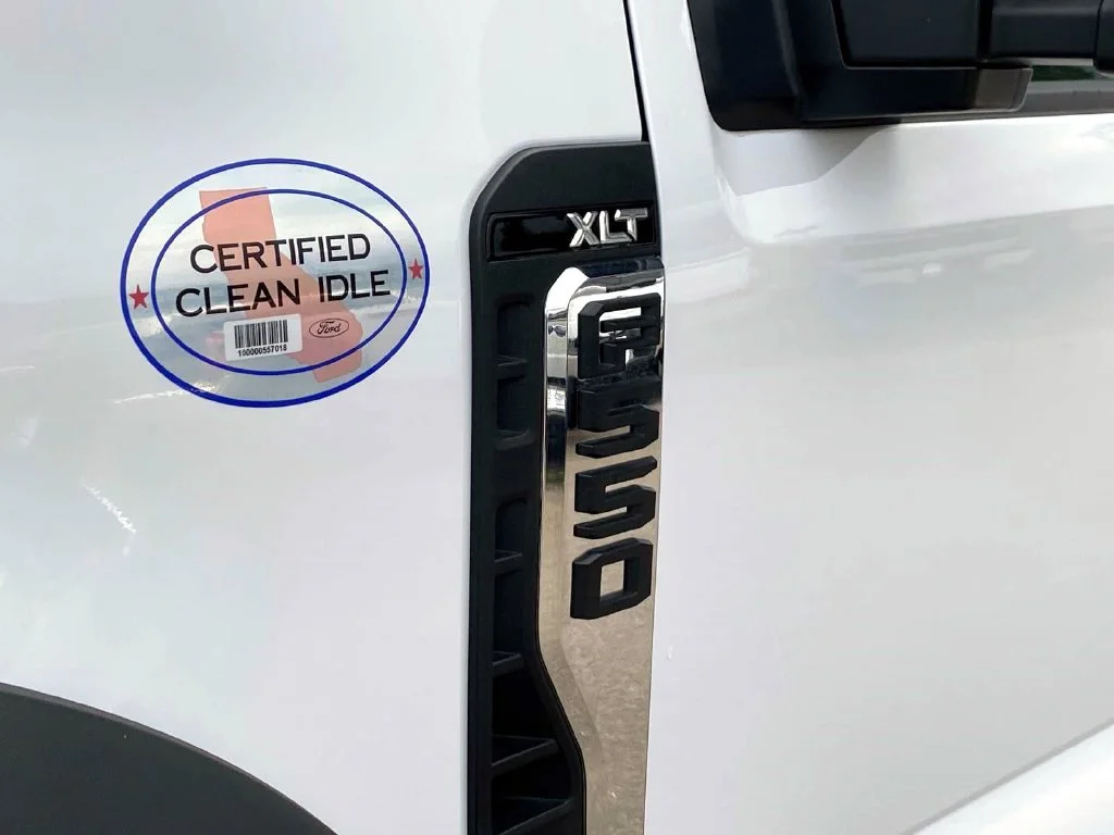 Used 2025 Oxford White Ford XLT image 17
