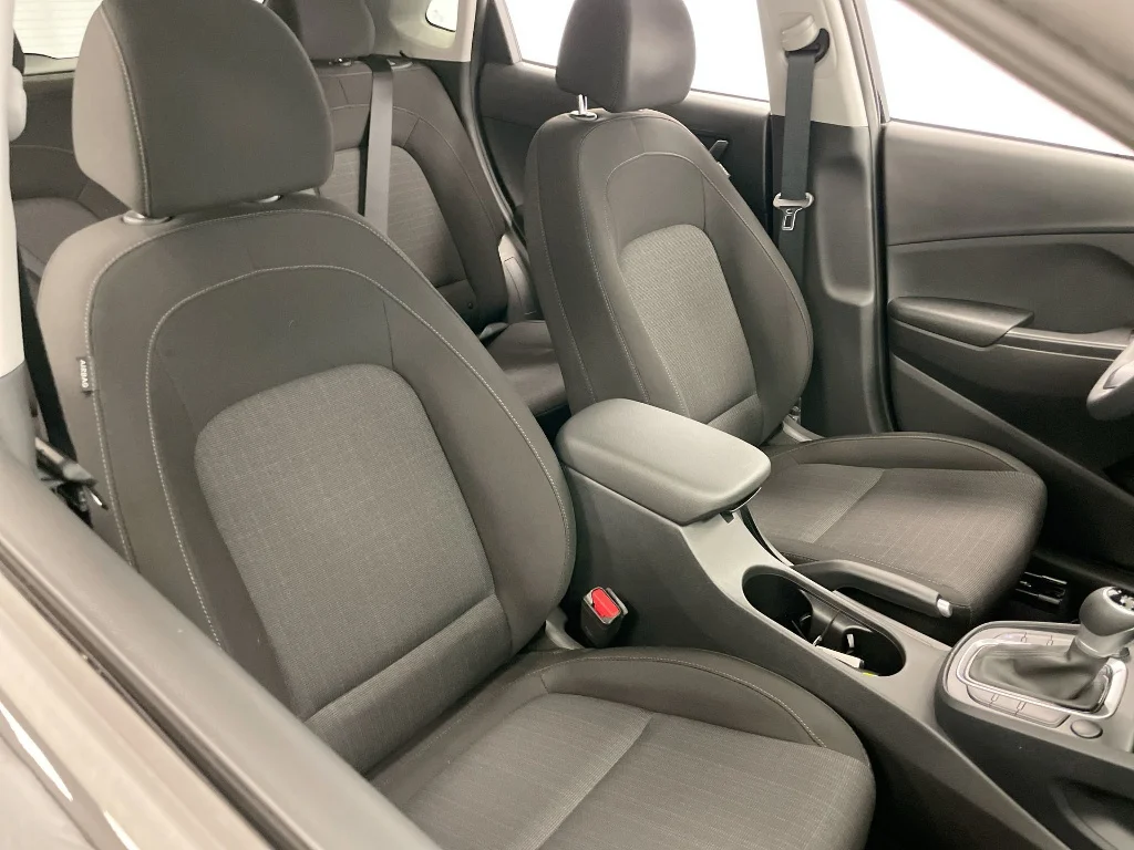 Used 2023 Black Hyundai SEL image 25