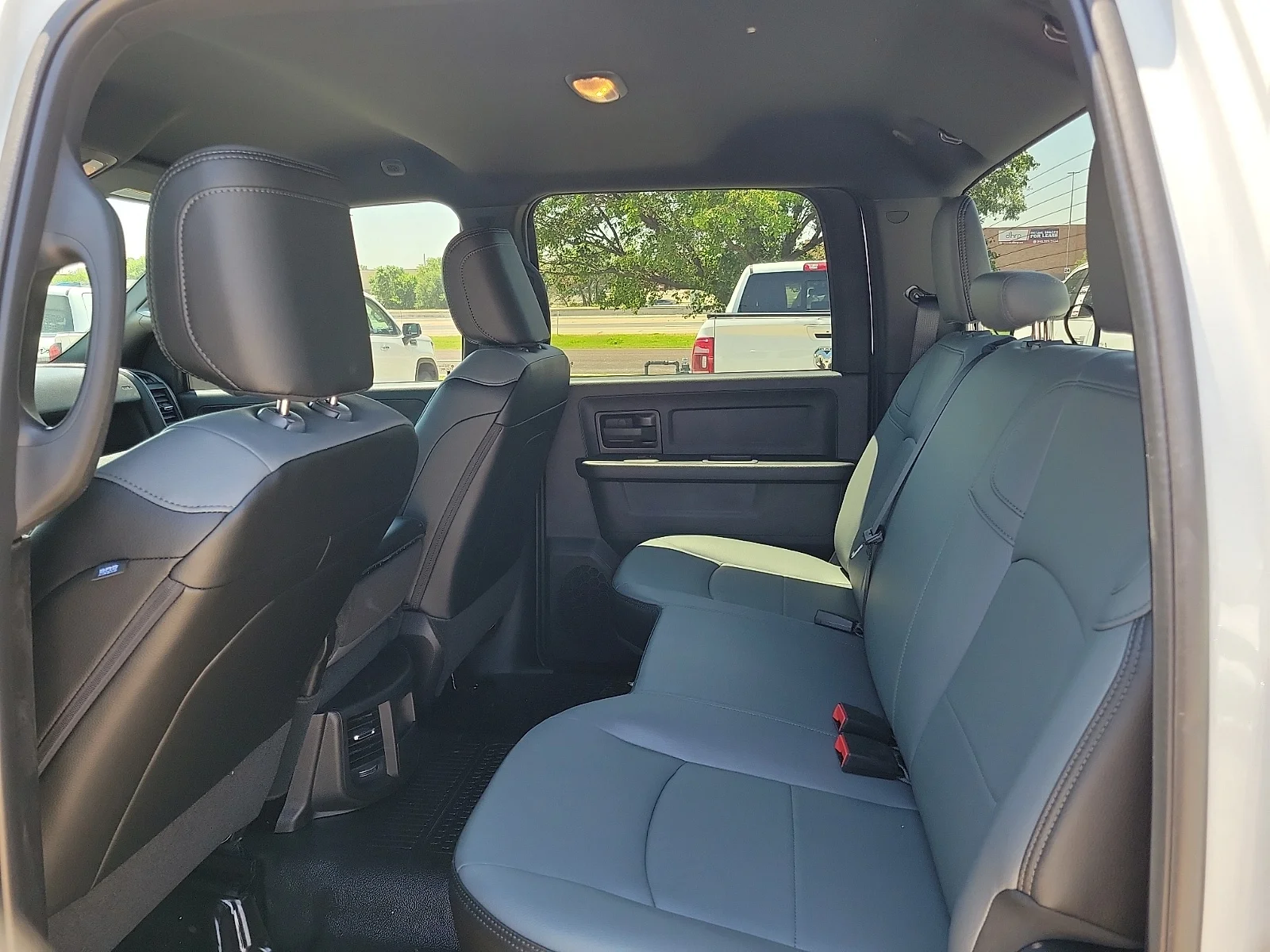 New 2026 PW7 Bright Whit Ram TRADESMAN CREW CAB 4X4 8