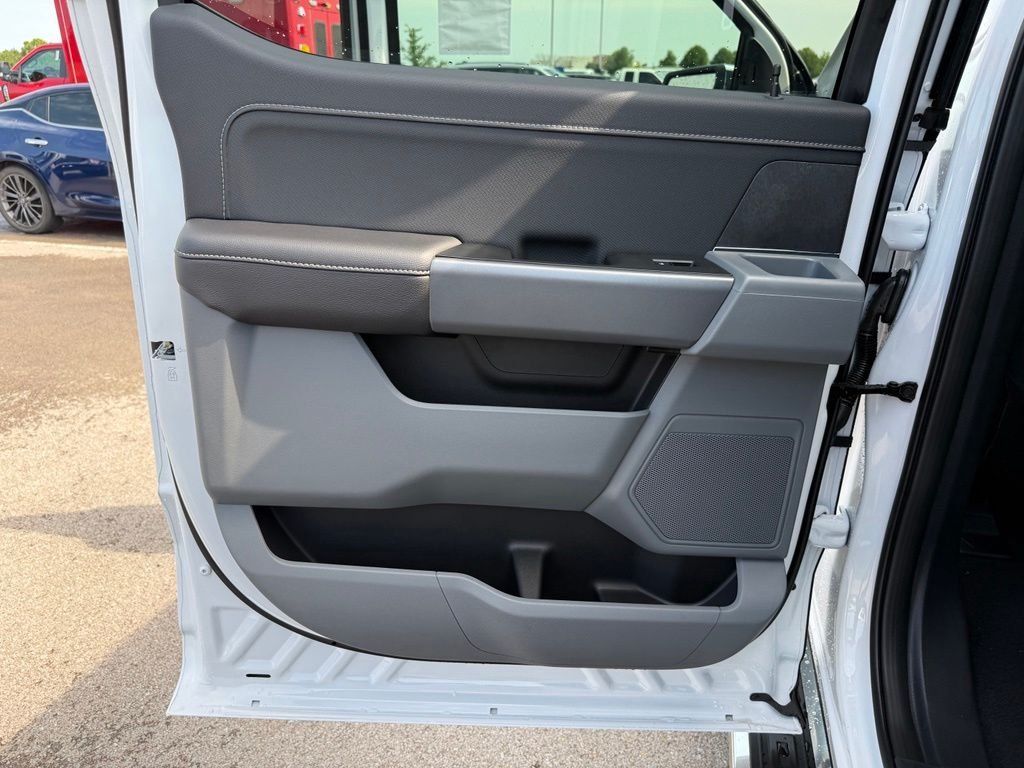 New 2026 Oxford White Ford XLT image 11