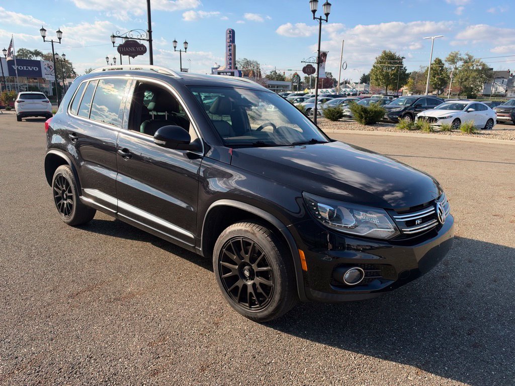Used 2015 Black Volkswagen R-Line image 3