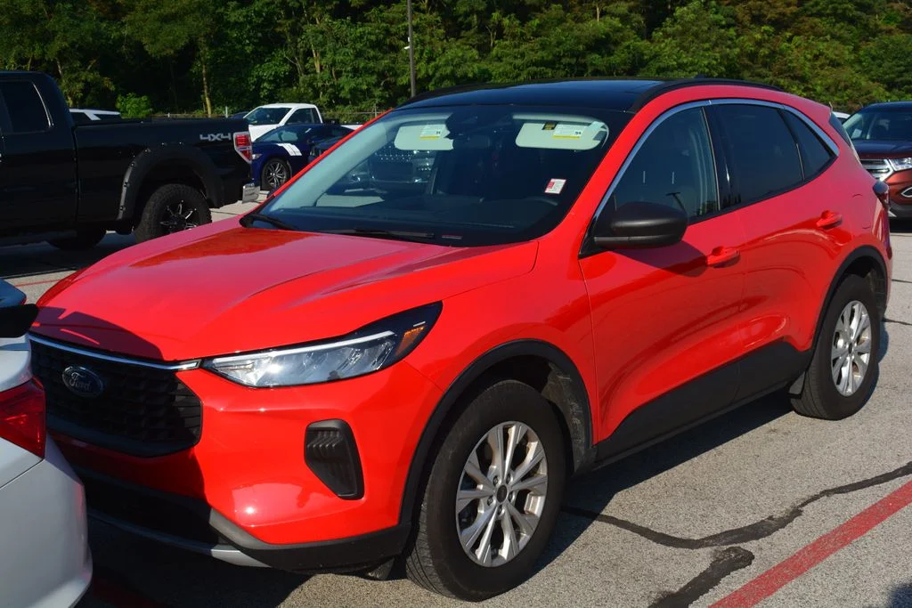 Used 2024 Red Ford Active image 1