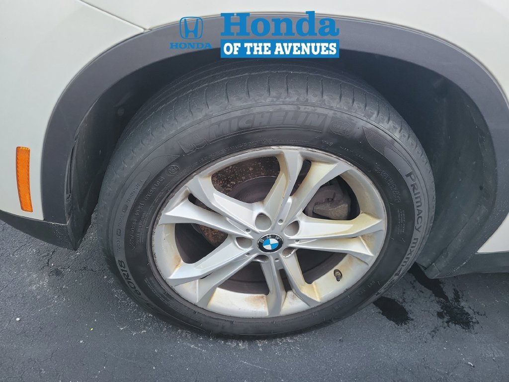 Used 2019 Alpine White BMW xDrive30i image 4