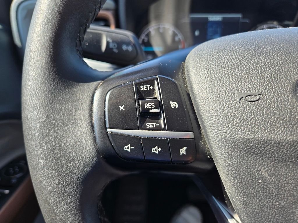 Used 2023 Atlas Blue Metallic Ford Lariat image 20