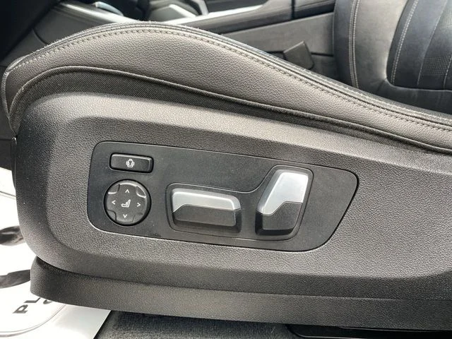 Used 2019 Black BMW xDrive40i image 13