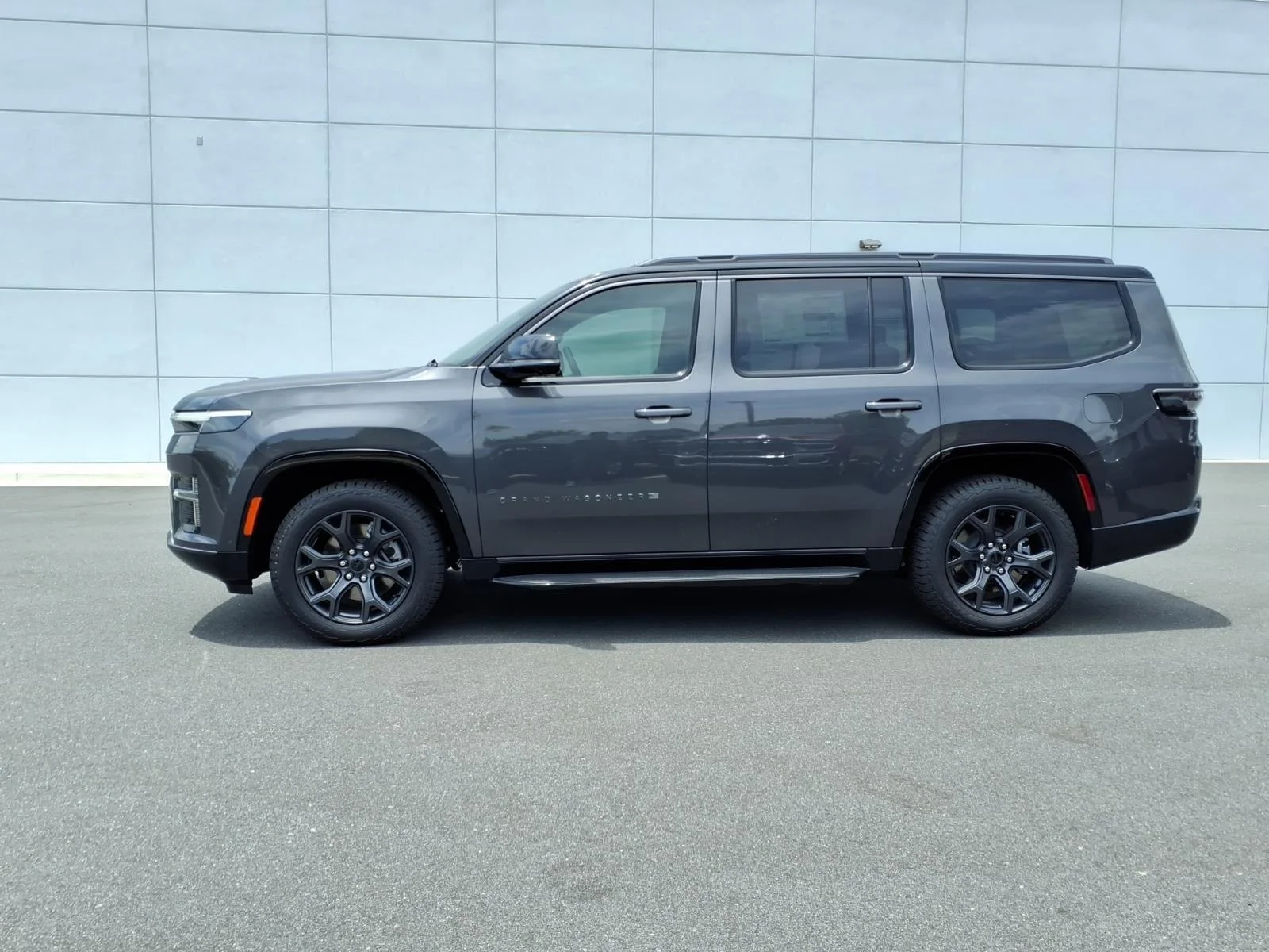 New 2026 Baltic Gray Metallic Clearcoat Jeep Upland image 3