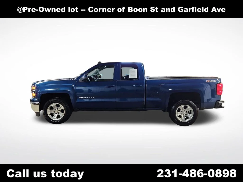 Used 2015 Blue Chevrolet LT image 2