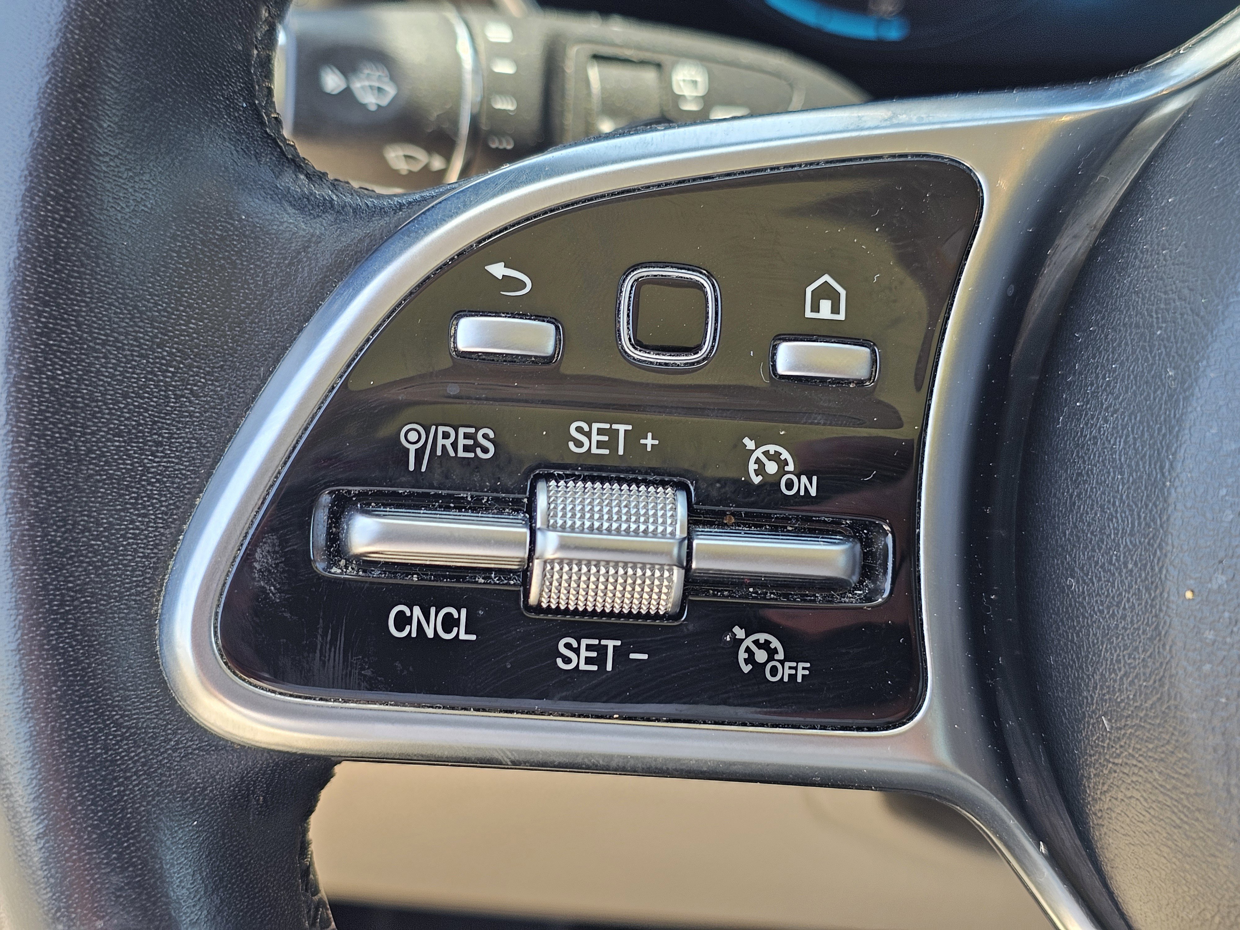 Used 2020 Mojave Silver Metallic Mercedes-Benz GLC 300 image 19