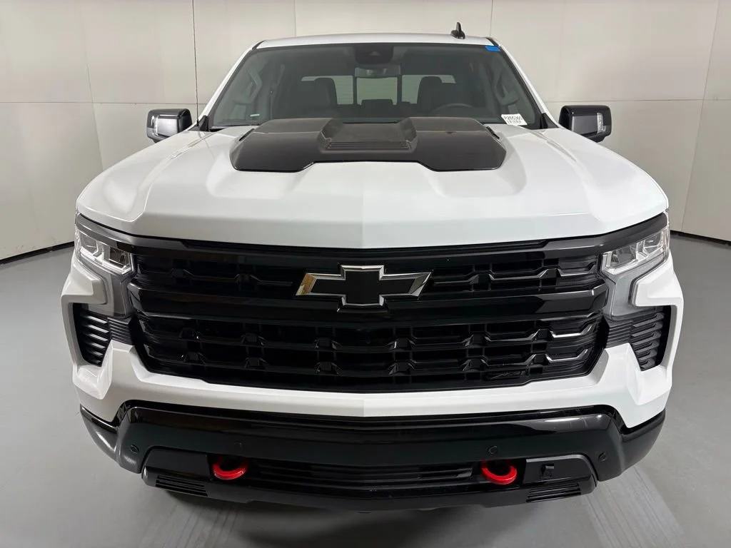 New 2026 Summit White Chevrolet LT Trail Boss image 4