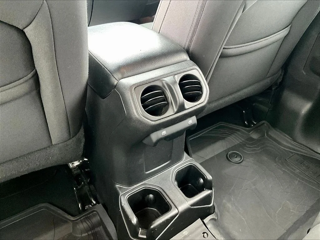 Used 2022 Black Jeep Unlimited High Tide image 10