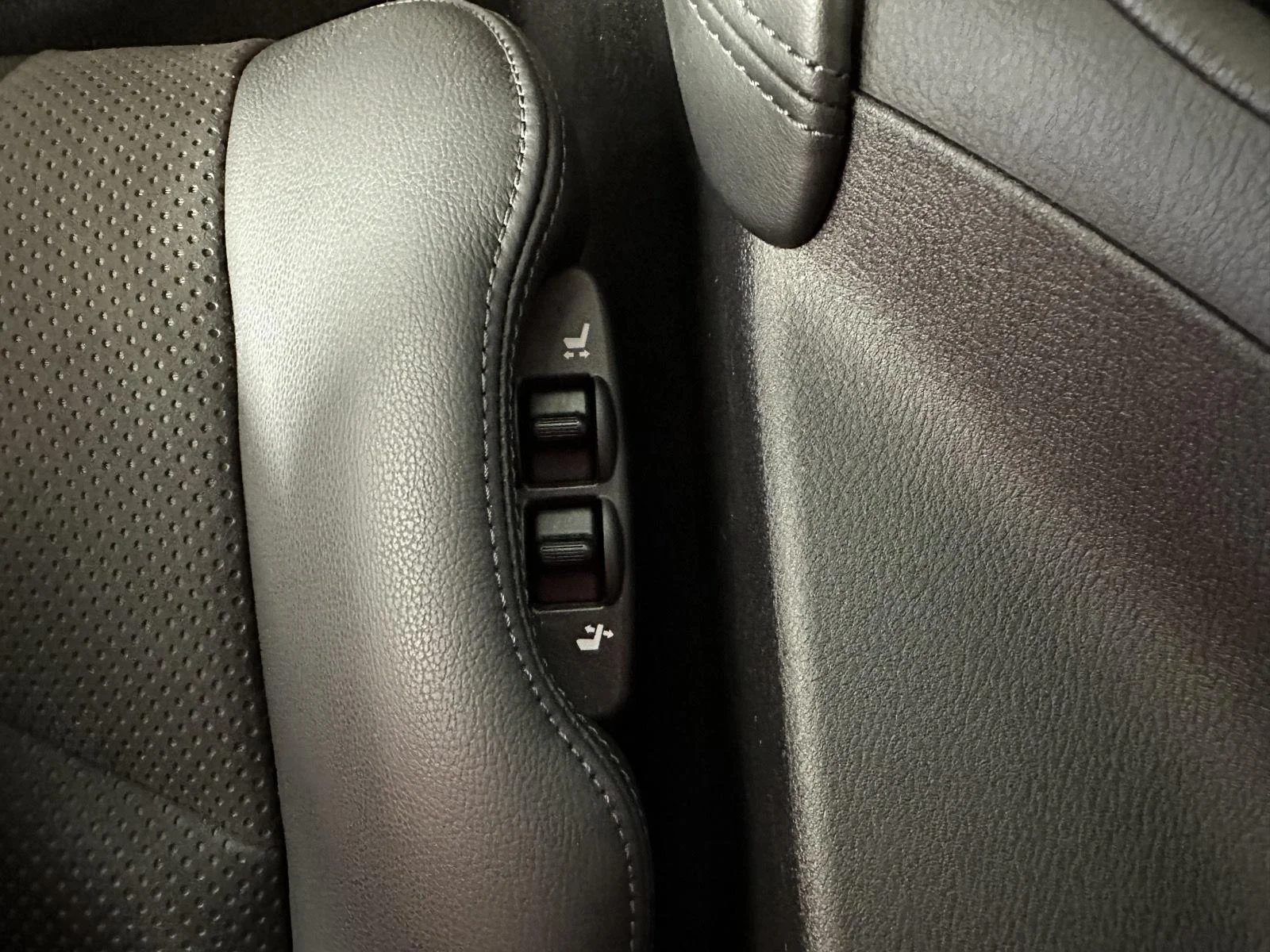 Used 2024 Boulder Gray/Super Black Nissan Performance image 23