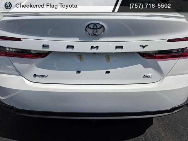 Used 2026 Ice Cap Toyota SE image 7