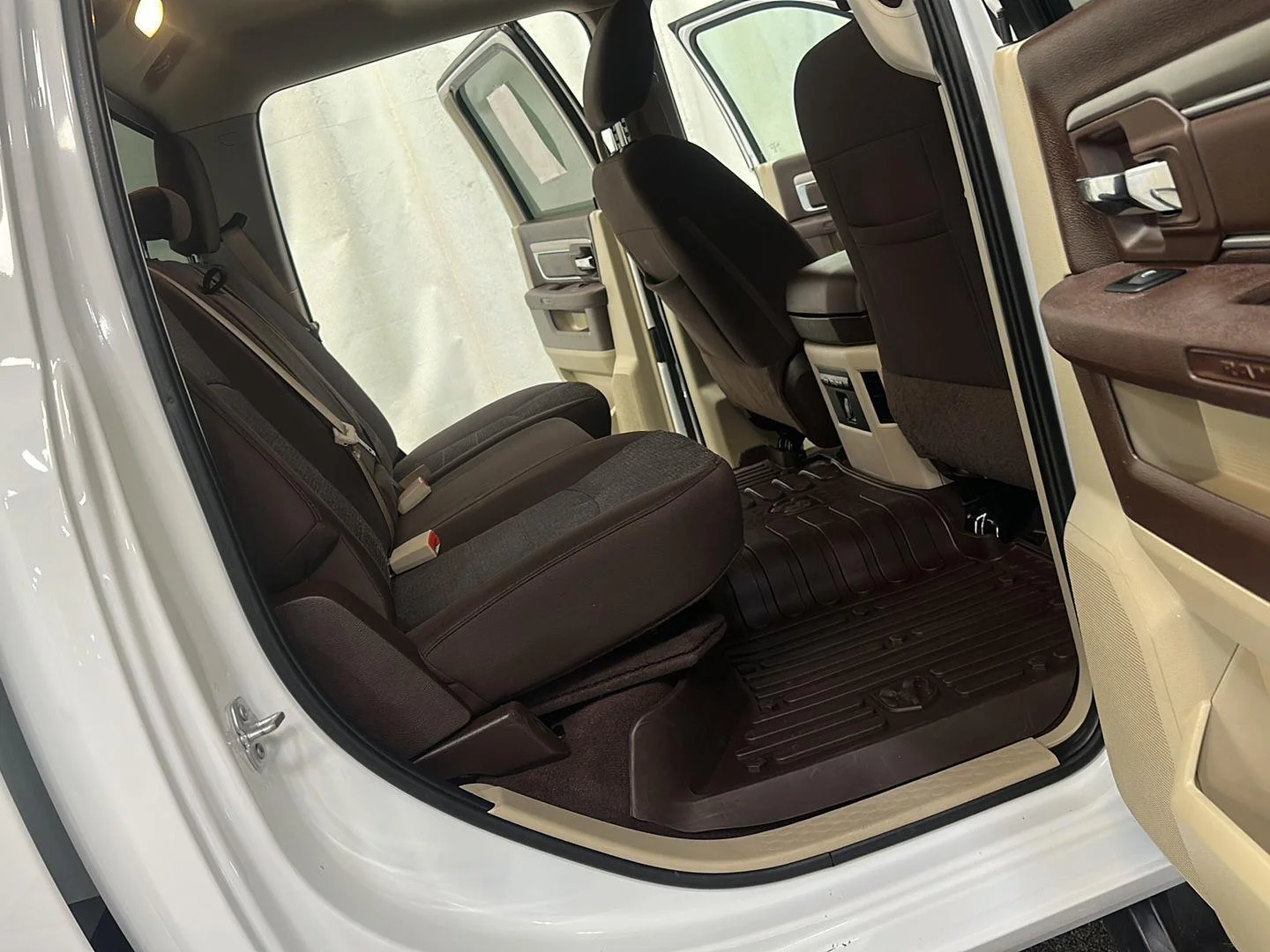 Used 2018 Bright White Clearcoat Ram Big Horn image 31