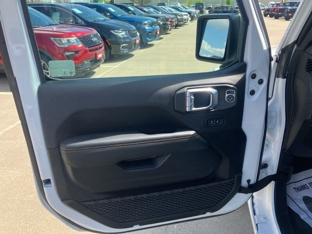 Certified Used 2025 Bright White Clearcoat Jeep Sahara image 7