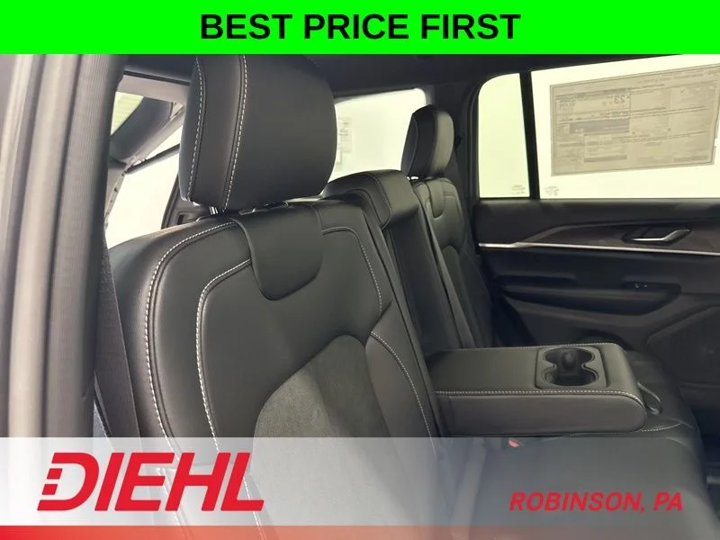 New 2026 Baltic Gray Metallic Clear-Coat Exterior Paint Jeep Laredo Altitude image 12