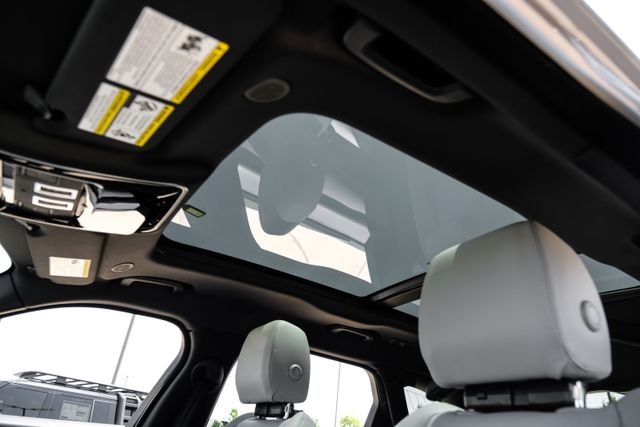New 2026  Land Rover S image 5