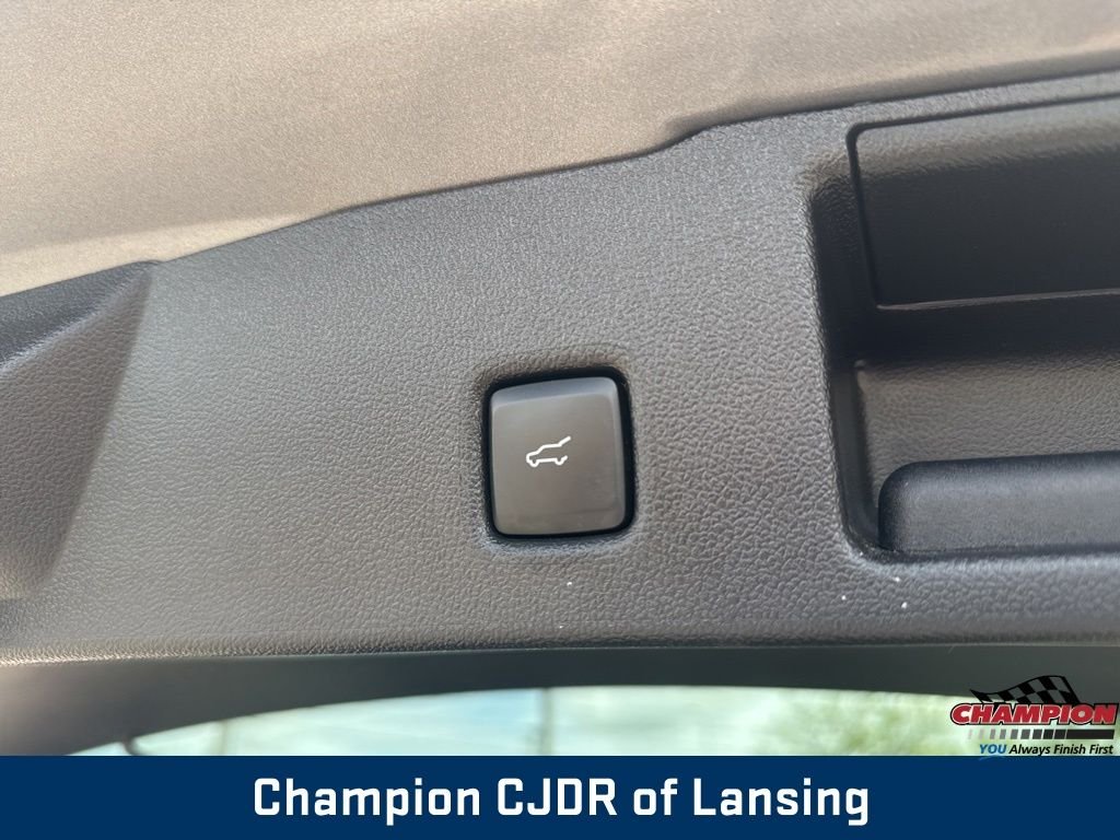 Used 2025 Gray Metallic Ford ST-Line Select image 38