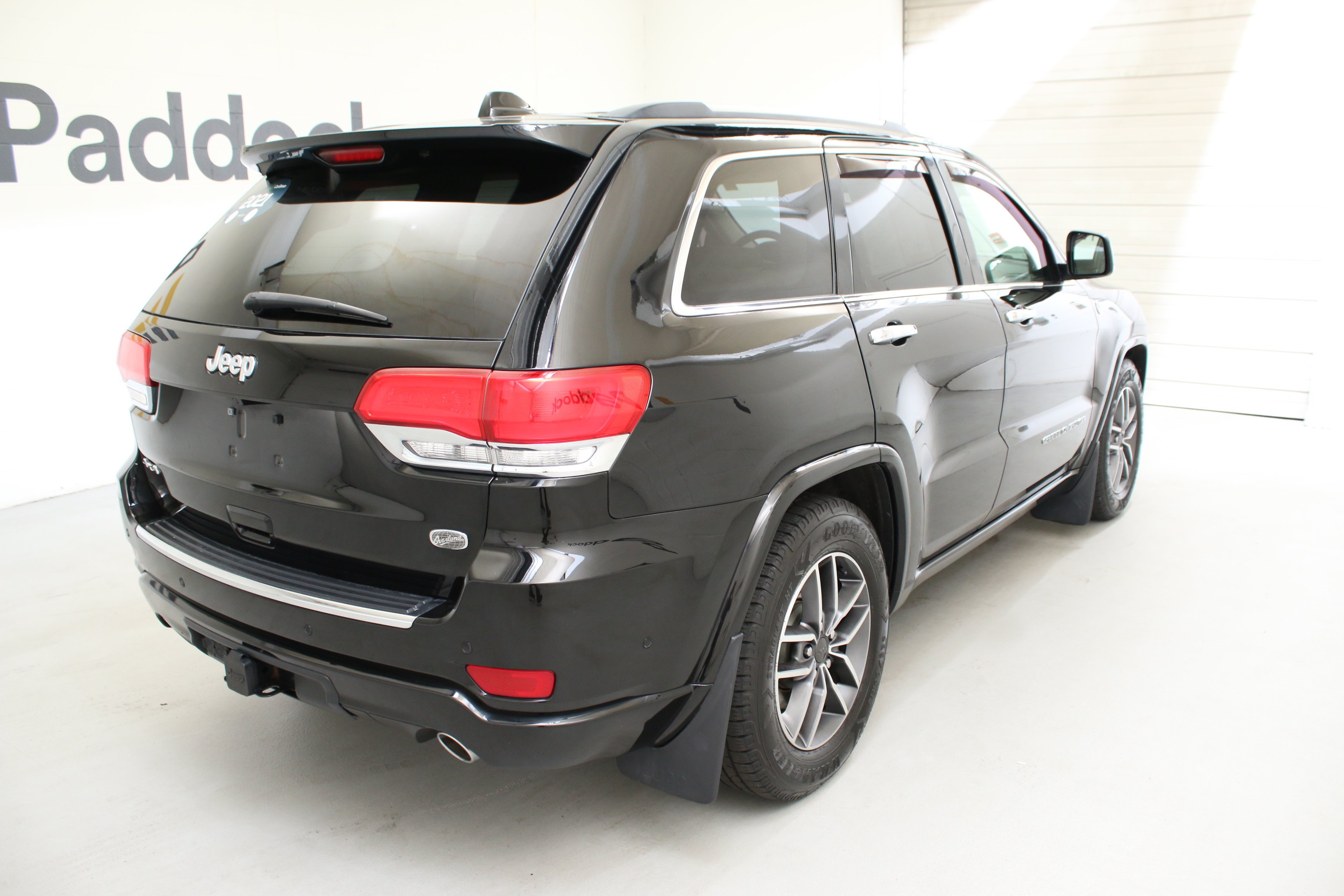 Used 2021 Black Jeep Overland image 9
