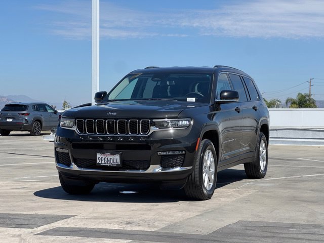 Used 2023 Rocky Mountain Pearlcoat Jeep Limited image 4