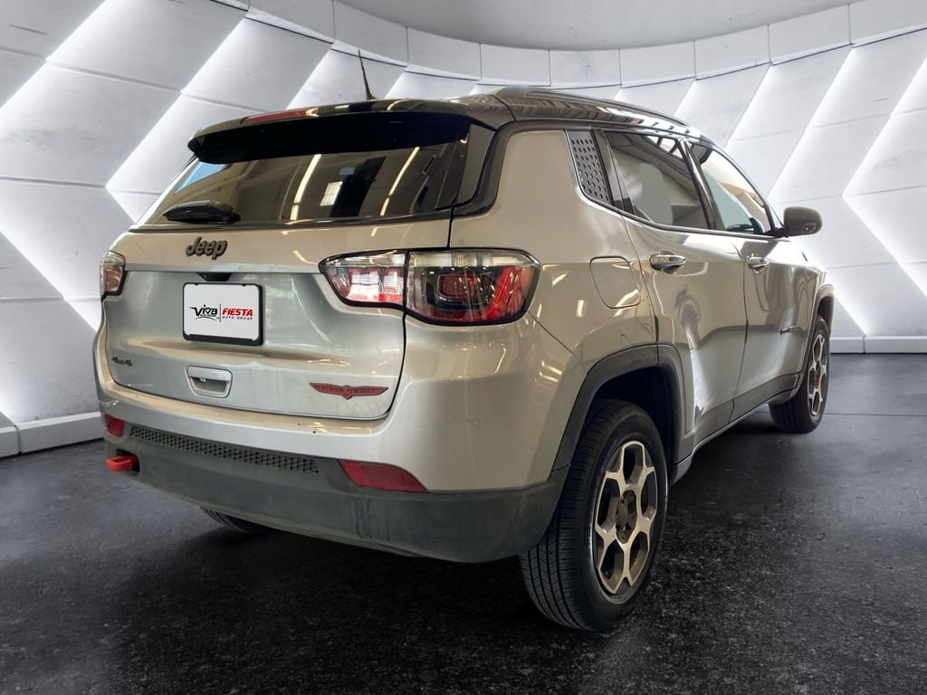Used 2022 Silver Jeep Trailhawk image 4