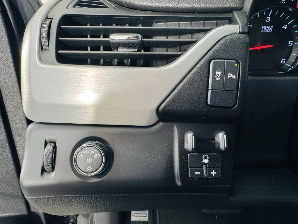 Used 2019 Black GMC SLE image 11