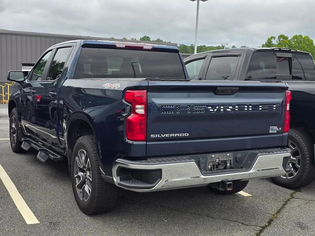 Used 2022 Blue Chevrolet LT image 12