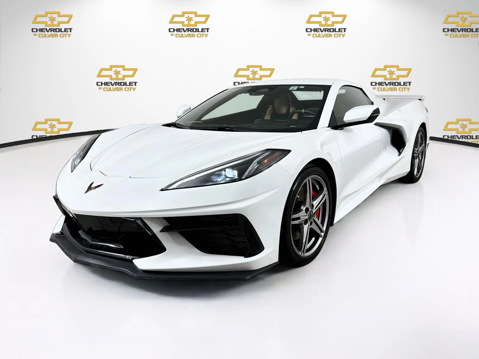Used 2026 Arctic White Chevrolet 2LT image 3