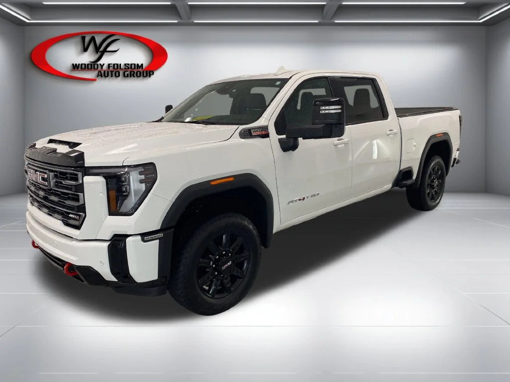 Used 2026 White GMC AT4 image 3
