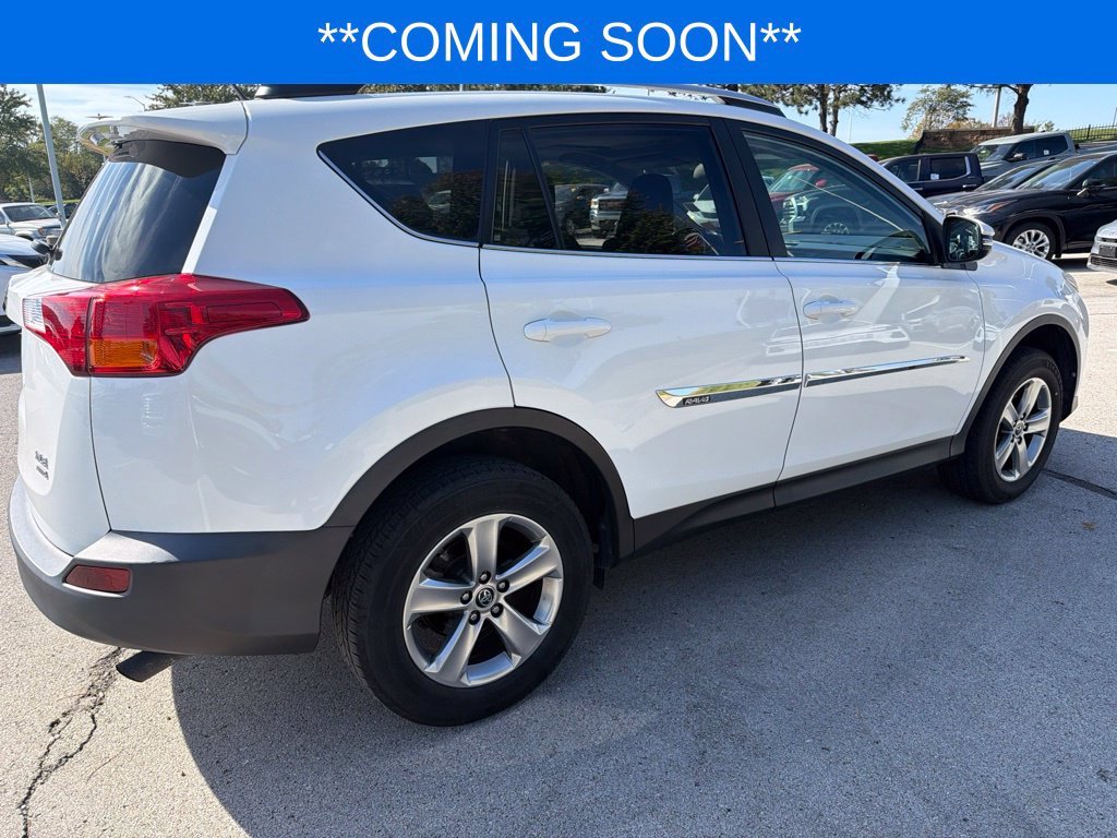 Used 2015 White Toyota XLE image 5