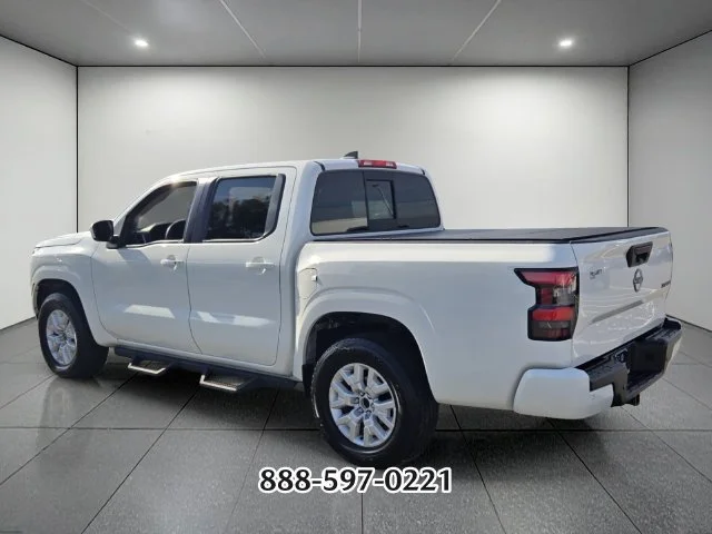 Used 2022 Glacier White NISSAN SV image 3