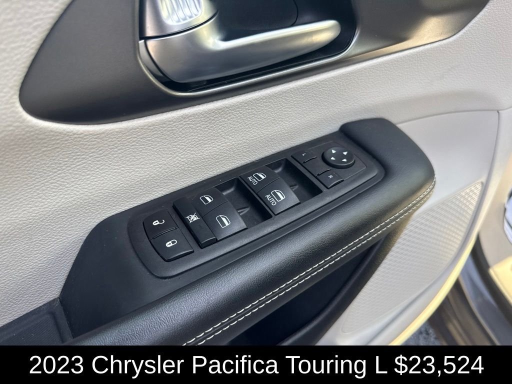 Used 2023 Crystal Metallic Chrysler Touring L image 12