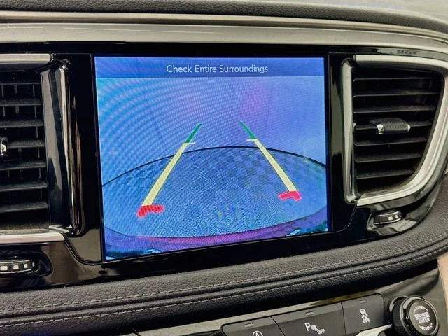 Used 2017 Red Chrysler Limited image 14