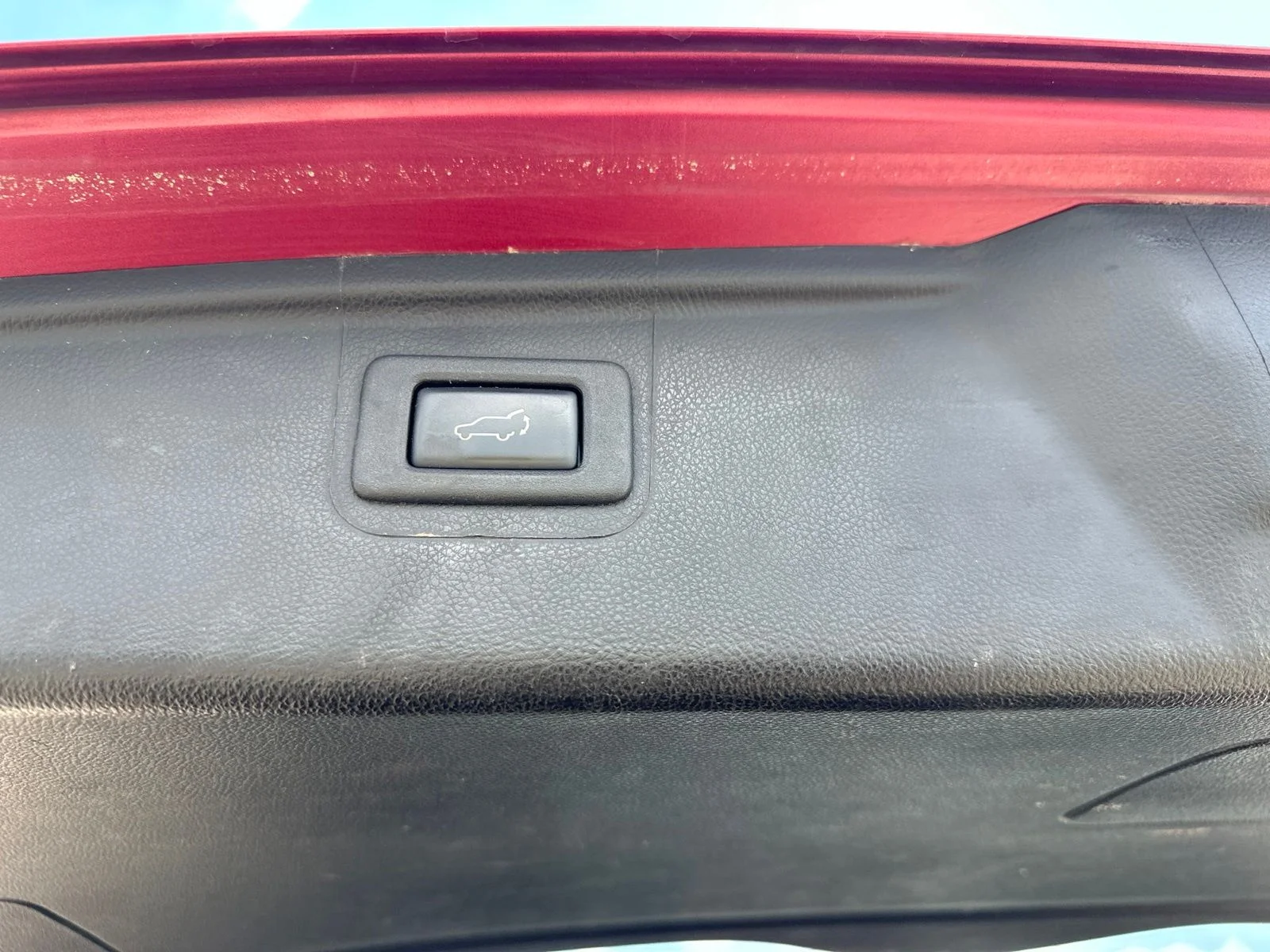 Used 2018 Red Subaru 2.5i Premium image 28